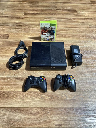 Xbox 360 + игра Партизанск - изображение 1