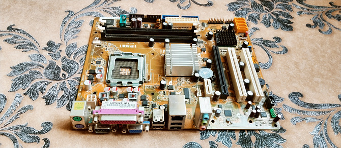 Материнская плата Pegatron ipm31 LGA775 Владивосток - изображение 3