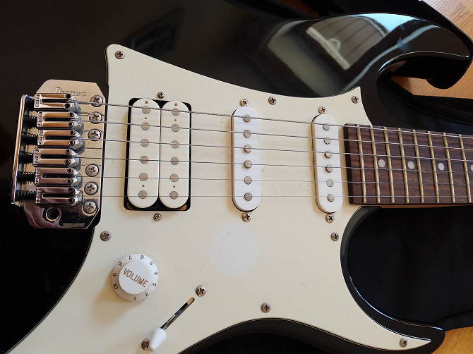 Гитара Ibanez GRX40JU ВК, чехол, комбоусилитель Ibanez GTA10, книга Горки - изображение 1