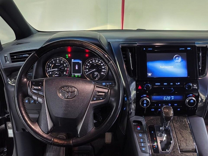 Автомобиль Toyota Alphard, 2018 г. Майкоп - изображение 4