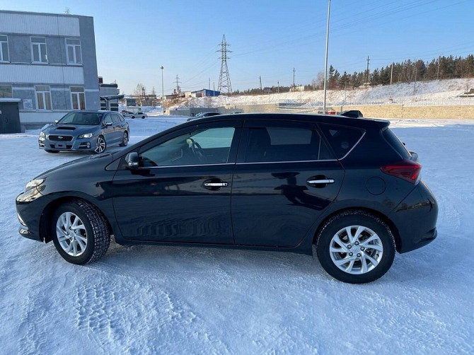 Автомобиль Toyota Auris, 2015 г. Майкоп - изображение 3