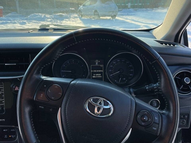 Автомобиль Toyota Auris, 2015 г. Майкоп - изображение 15