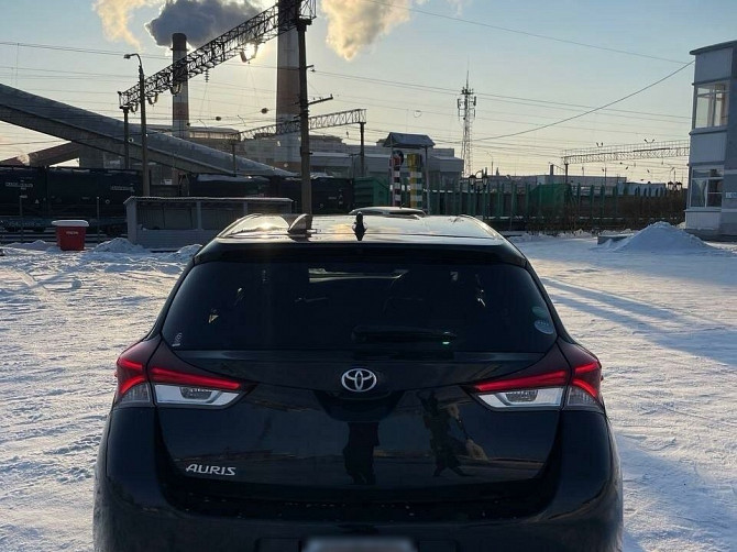 Автомобиль Toyota Auris, 2015 г. Майкоп - изображение 5