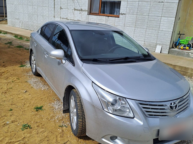 Автомобиль Toyota Avensis, 2011 г. Майкоп - изображение 1