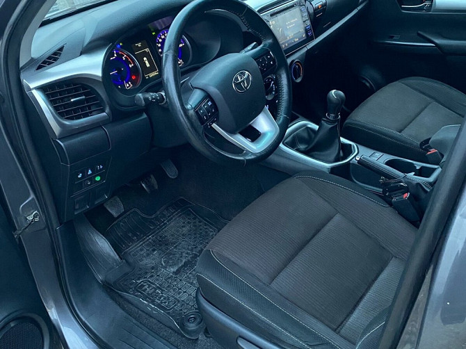 Автомобиль Toyota Hilux, 2017 г. Нефтеюганск - изображение 13