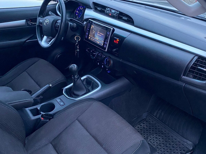 Автомобиль Toyota Hilux, 2017 г. Нефтеюганск - изображение 15