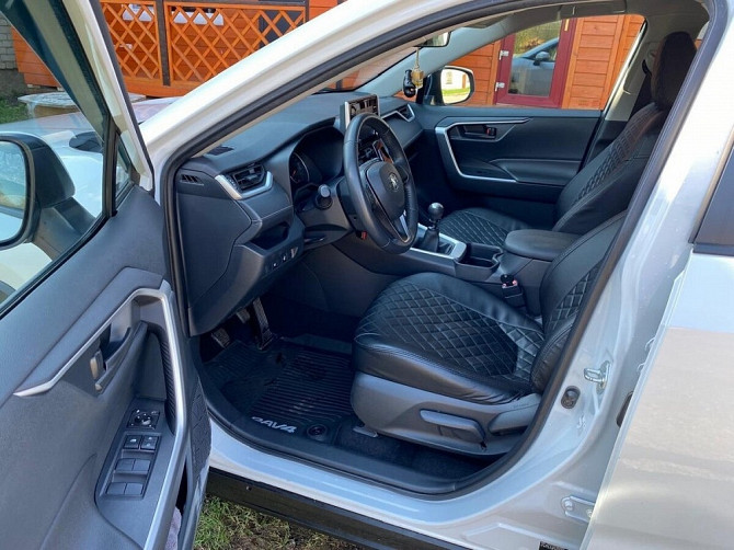 Автомобиль Toyota RAV4, 2021 г. Кисловодск - изображение 9