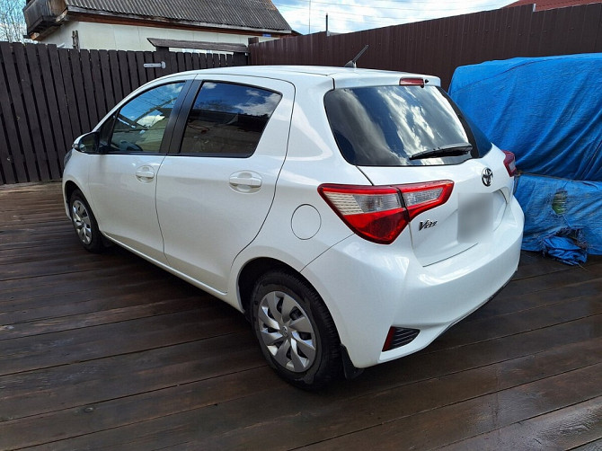 Автомобиль Toyota Vitz, 2018 г. Нефтеюганск - изображение 3