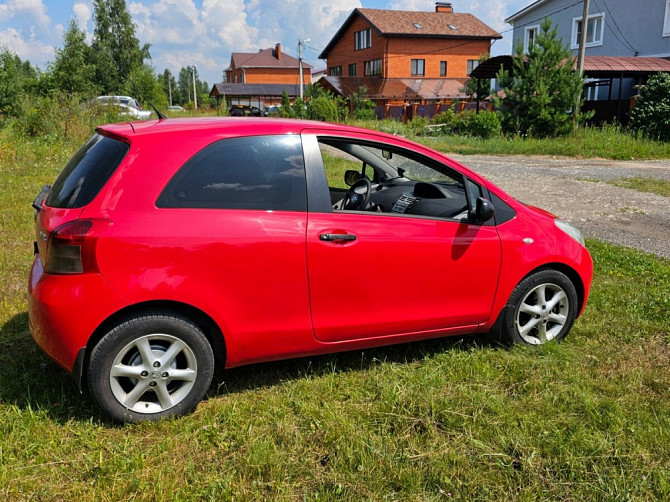 Автомобиль Toyota Yaris, 2008 г. Барнаул - изображение 7