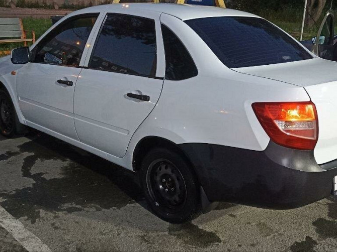 Автомобиль Lada Granta, 2013 г. Нефтеюганск - изображение 10