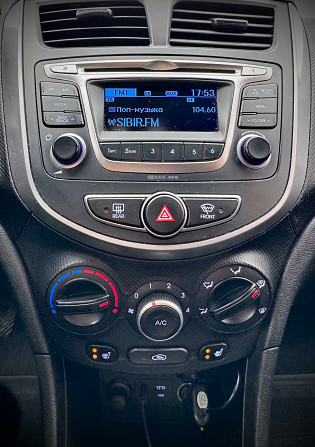 Автомобиль Hyundai Solaris, 2015 г. Томск - изображение 6