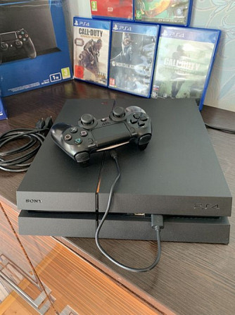 Игровая консоль PlayStation 4 1Тб + 2-й контроллер+ 5 игровых дисков Арсеньев - изображение 1