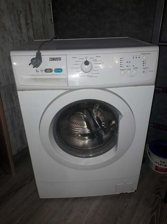 Продам стиралку Zanussi ZWSG6100V БУ Свирск - изображение 1